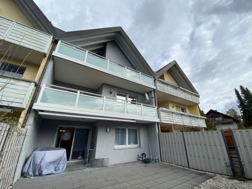 2-Zimmer-Wohnung mit großer Loggia und neuem Bad in Hallbergmoos 