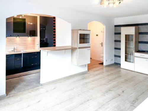 Attraktive 2-Zimmer-Wohnung mit Balkon - zentral in Unterschleißheim 