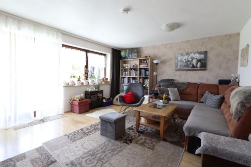 * Ruhig * Praktisch * Hell * 
Tolle 2,5-Zimmer-Wohnung mit Südbalkon im Hochparterre 
in Peiting 