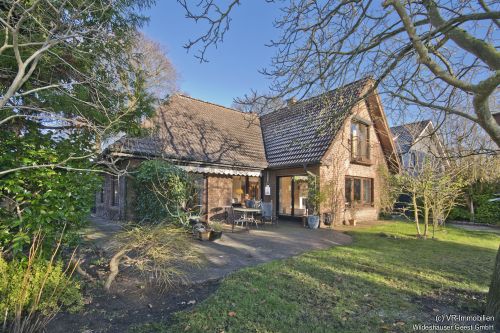 Gepflegtes Einfamilienhaus mit Einliegerwohnung und Garage in ruhiger Wohnstraße in Delmenhorst 