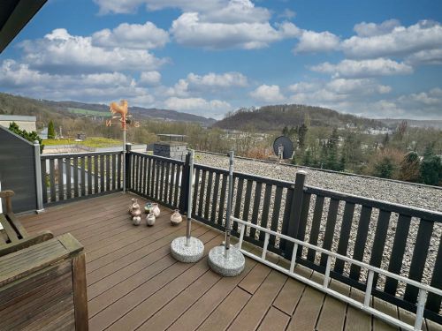 /  Diese Fernsicht wartet auf Sie! - Einfamilienhaus mit Dachterrasse auf dem Schreppenberg! 