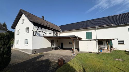 Ehemaliger Bauernhof mit Ausbaureserve und weiteren Baulandflächen in ruhiger Wohnlage von Lindlar 