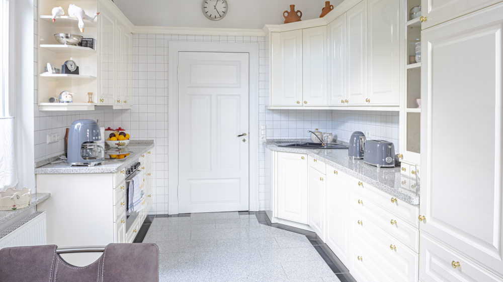 Saniertes, denkmalgeschütztes Wohnhaus mit Garten, Nebengebäuden u. Garage im Herzen von Wiefelstede