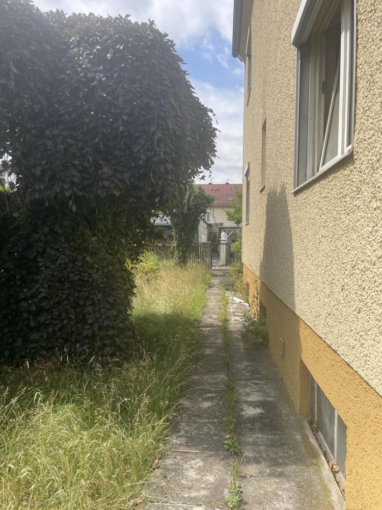 Attraktives Grundstück mit Altbestand in Augsburg-Haunstetten - 
Solide Basis für neue Wohnideen