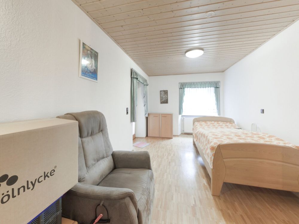 Wohnen mit Blick auf die Altmühl - Großes Einfamilienhaus in Ornbau! (10)