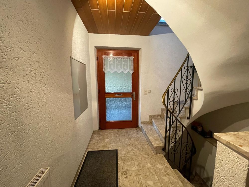 Doppelhaushälfte, mit zwei Wohneinheiten in Konnersreuth zu verkaufen