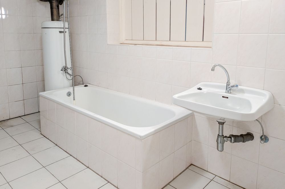 Selbermacher aufgepasst: Haus mit großem, naturnahen Grundstück und vielen Nutzungs-Möglichkeiten!