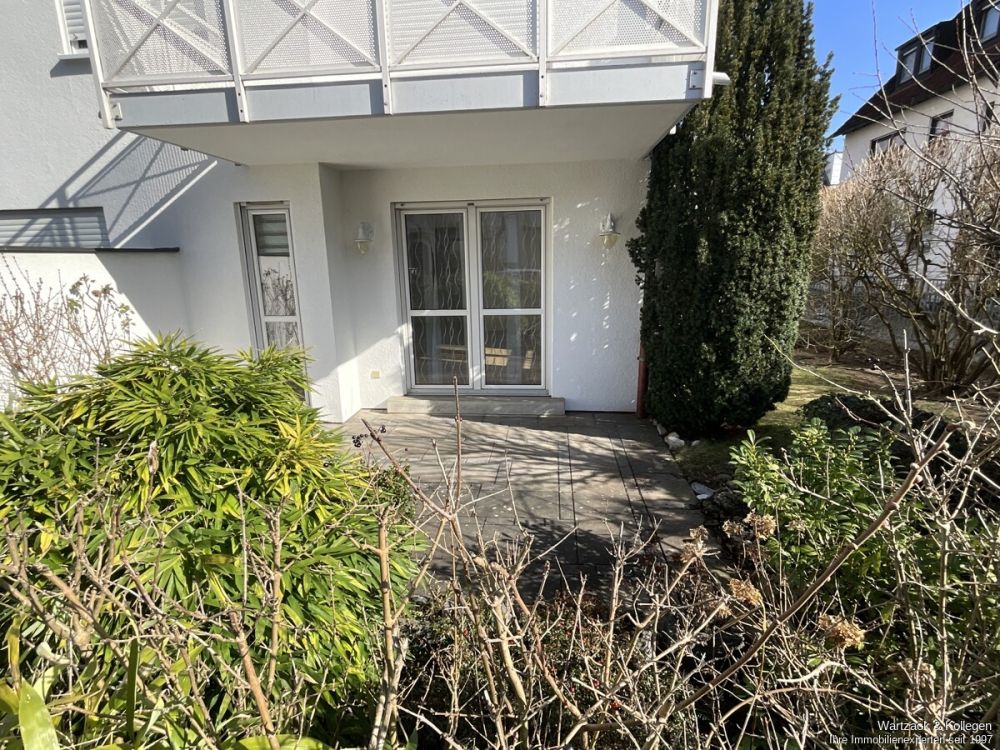 sonnige West-Terrasse