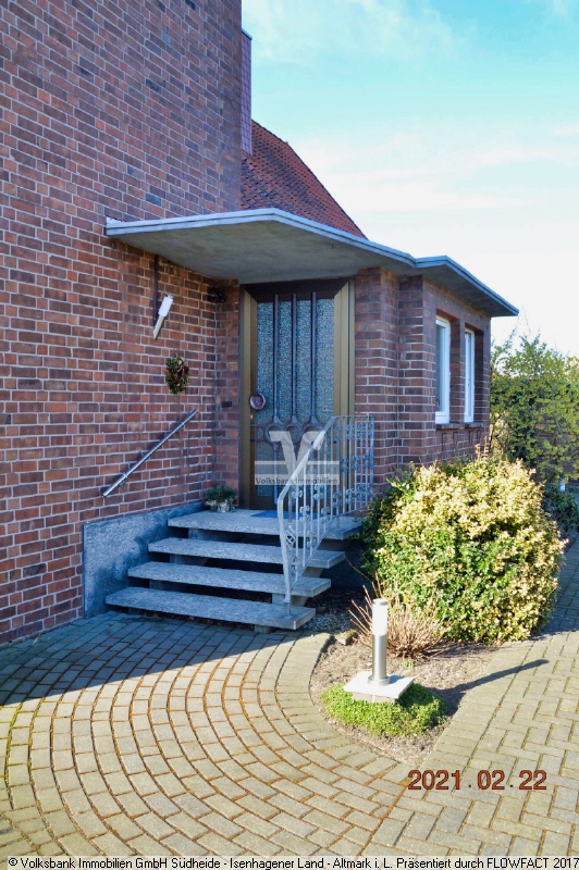 *** GROSSES HAUS - GEPFLEGT - GROSSER GARTEN - GARAGE ***