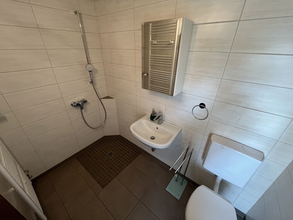 Charmantes Anwesen mit Scheune und Hofidylle in 97440 Ettleben