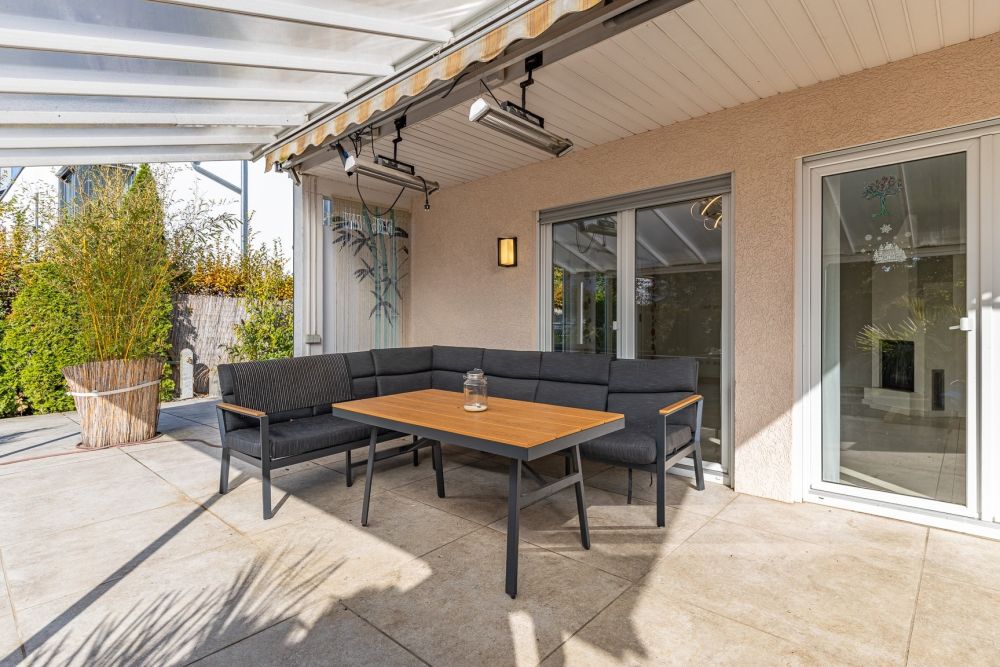 Zweifamilienhaus der Extraklasse - Hier lässt es sich gut leben und arbeiten