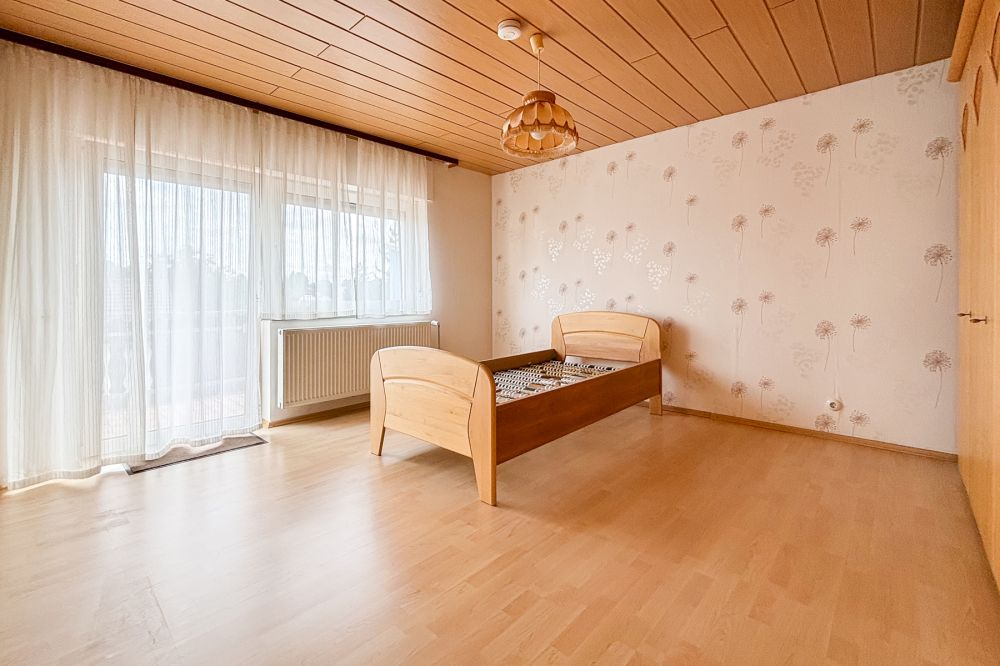 Sofort bezugsfrei – Attraktives Zweifamilienhaus für Familie und Generationen in Reinheim