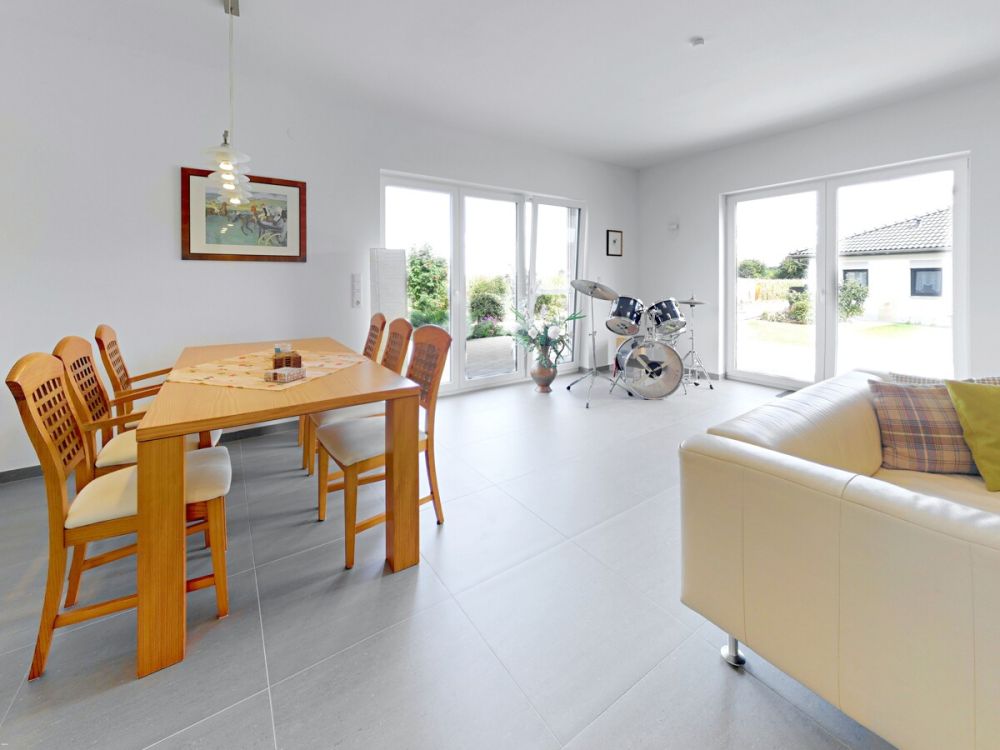 Sofort einziehen und wohlfühlen - Neuwertiges Einfamilienhaus in der Schloßstadt Schillingsfürst!