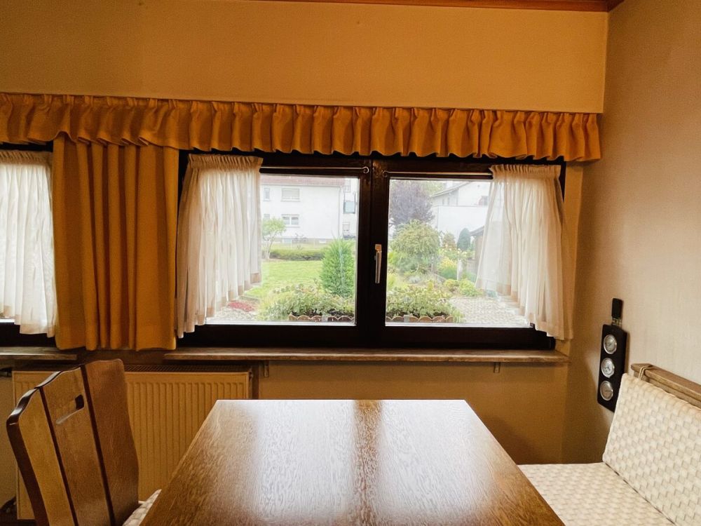 Essbereich mit Blick in den Garten