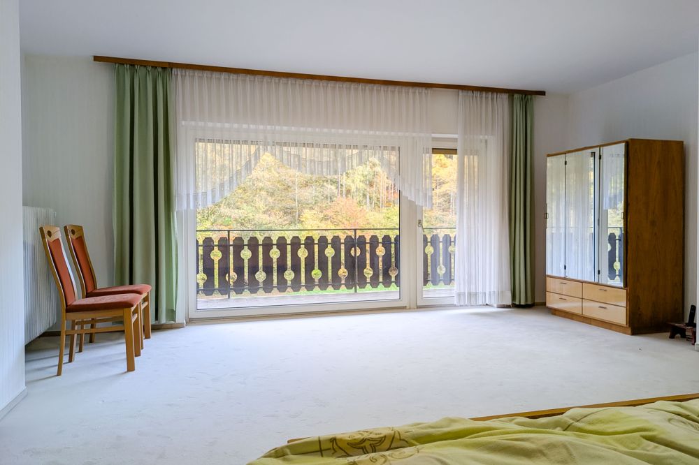 Interessantes Haus, großes Grundstück, separater Bauplatz im ruhigen von Natur umgebenen Sensbachtal