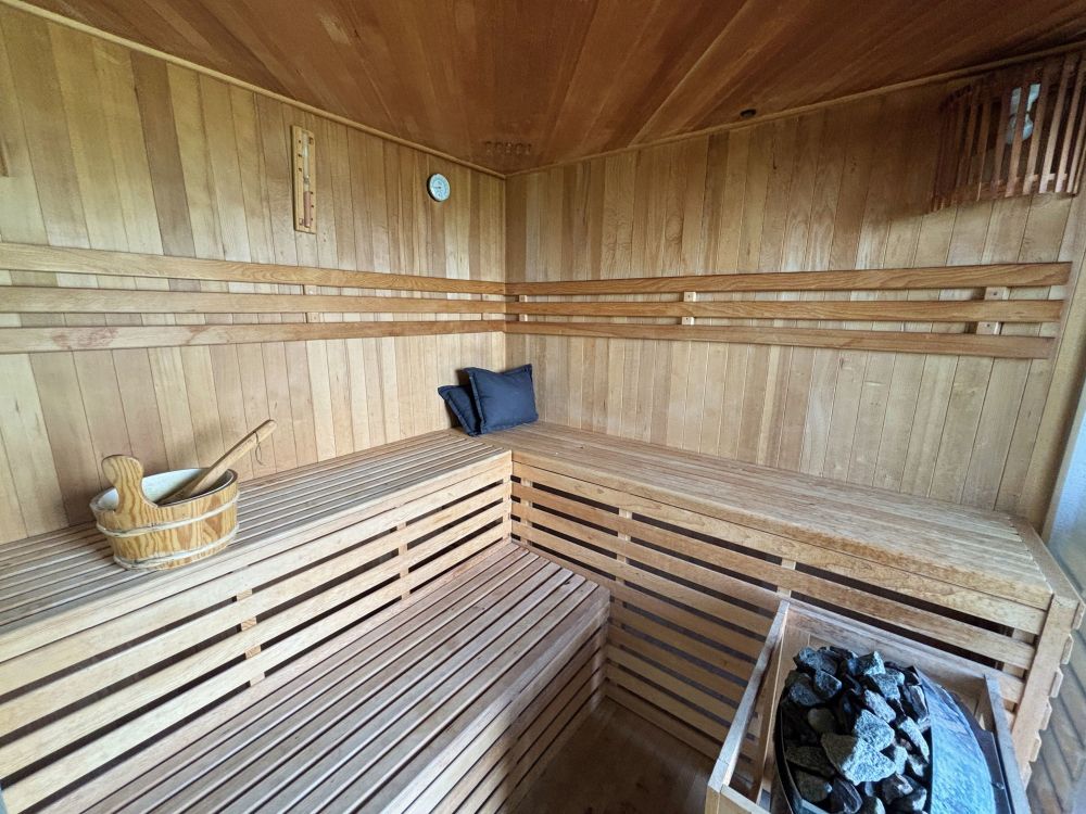 Wohnhaus mit toll angelegtem Garten im Außenbereich von Mettingen!