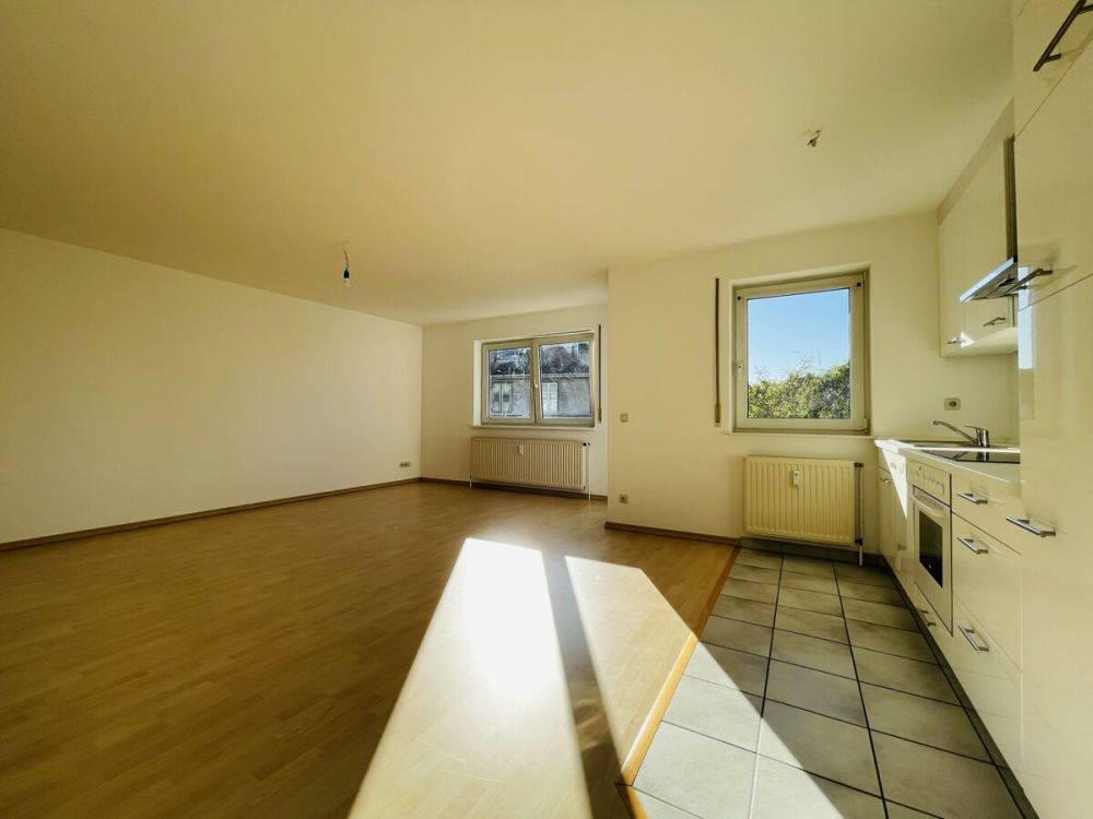 Schöne zwei Zimmer  Eigentumswohnung in Mörfelden-Walldorf - 1. Obergeschoss