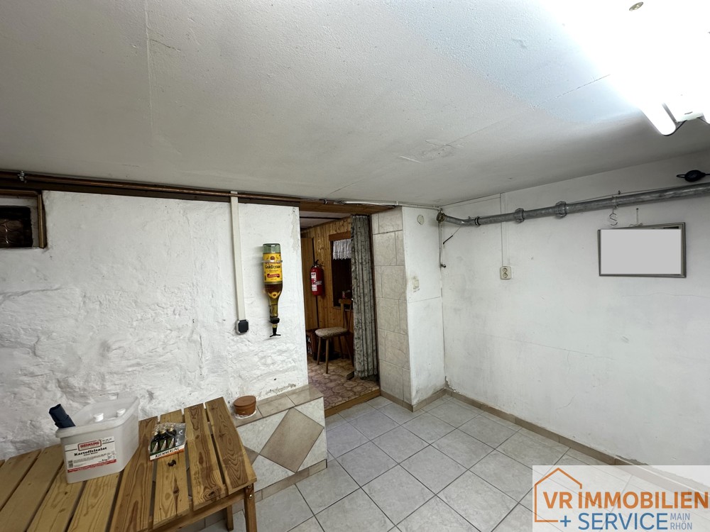 Gemütliche Doppelhaushälfte mit Scheune und Garten in 98617 Stepfershausen!