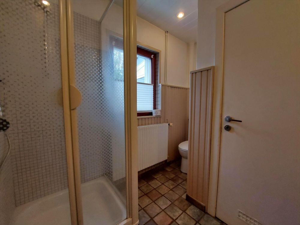 Ein Zuhause mit Potenzial – gemütliche Doppelhaushälfte mit Wintergarten, Carport und Gewächshaus