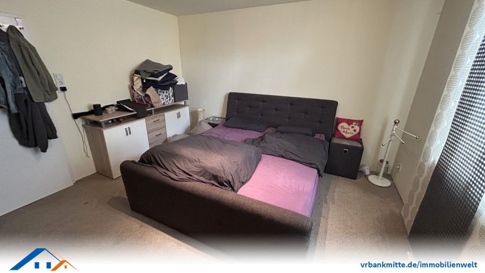 Vielseitiges Zweifamilienhaus mit großem Grundstück