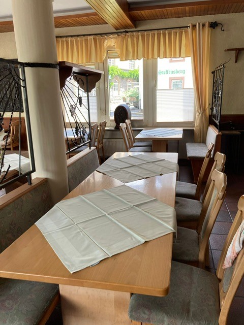 ### R E S E R V I E R T ### Traditionsgeführtes Hotel