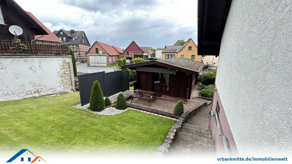 Charmantes Einfamilienhaus mit großem Grundstück, Garage und Blockhütte in Rüdershausen