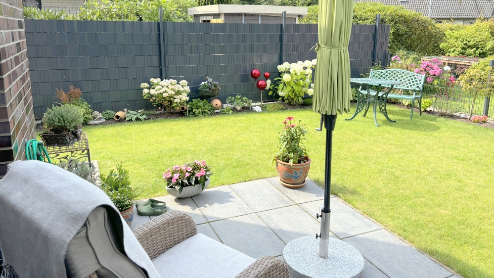 Bezugsfreie, neuwertige 2-Zimmer-Wohnung mit Terrasse, Gartenanteil und Garage in Bad Zwischenahn