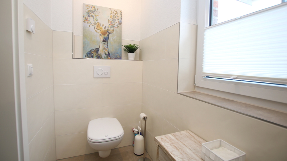 Absolut neuwertige OG-Wohnung (KfW-55) mit Balkon und weiteren Extras in ruhiger Lage von Bad Zw'ahn