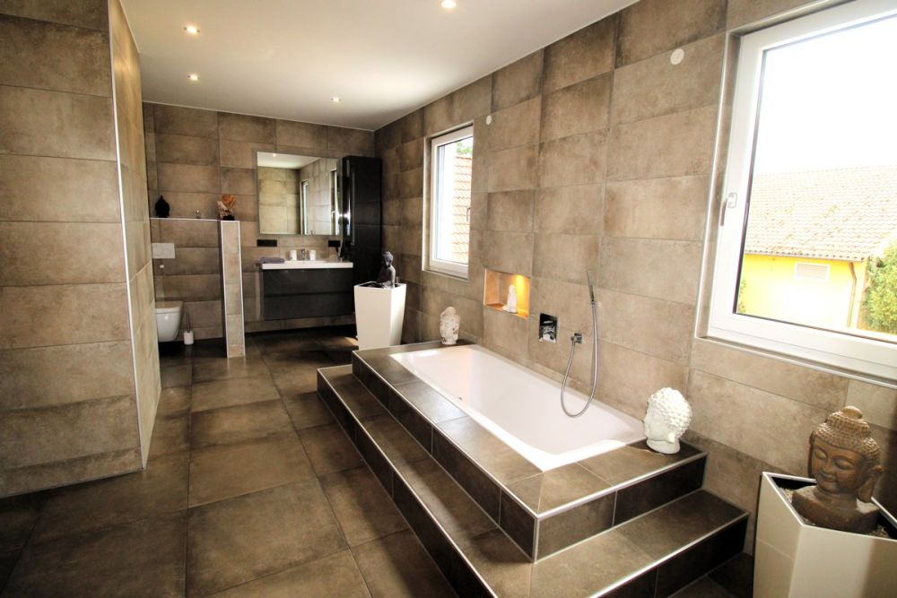 Ideal, um Wohnen und Arbeit zu verbinden: Top saniertes Wohn- und Geschäftshaus in Allersberg!