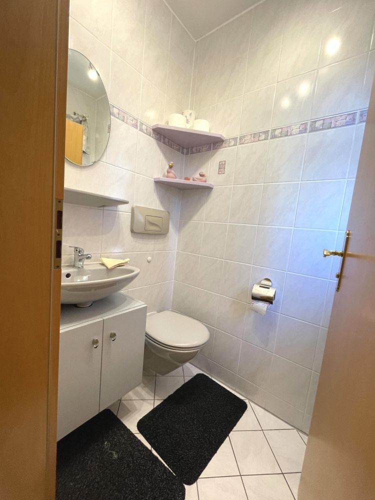 ZWEIFAMILIENHAUS + SOUTERRAIN IN DÖSINGEN