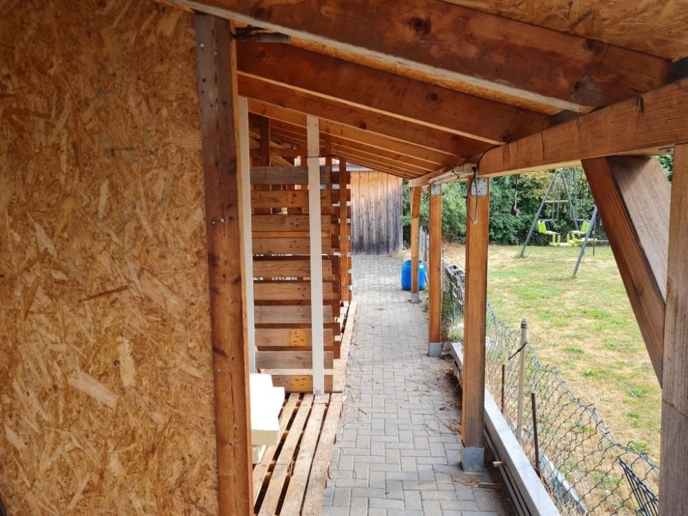 überdachter Freisitz im Garten