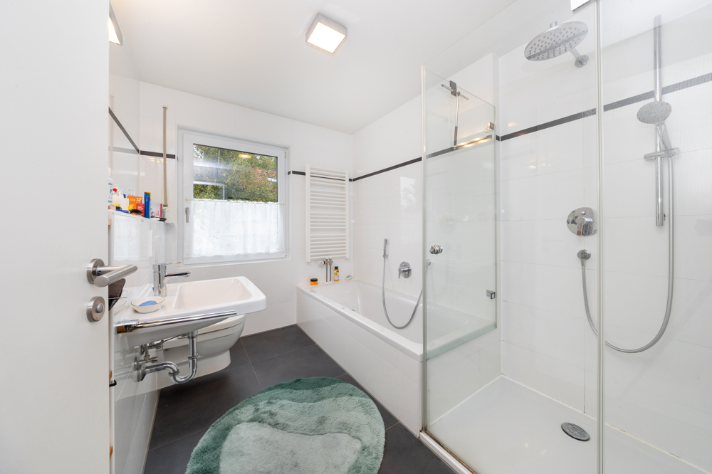 Hochwertiges Reihenmittelhaus in ruhiger Bestlage von Dachau mit traumhaftem Garten