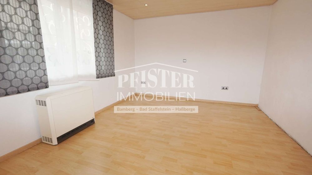 Zweifamilienhaus + Einliegerwohnung in zentraler Lage von Hallstadt