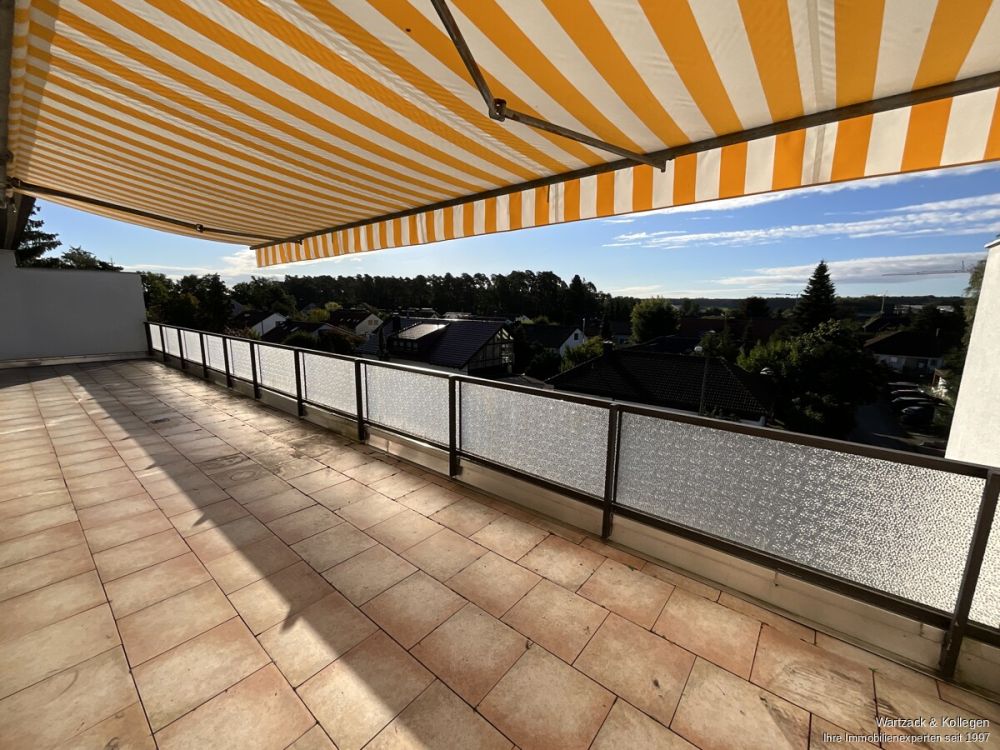 4-Zimmer-Penthouse mit traumhafter Dachterrasse in Wendelstein-Großschwarzenlohe