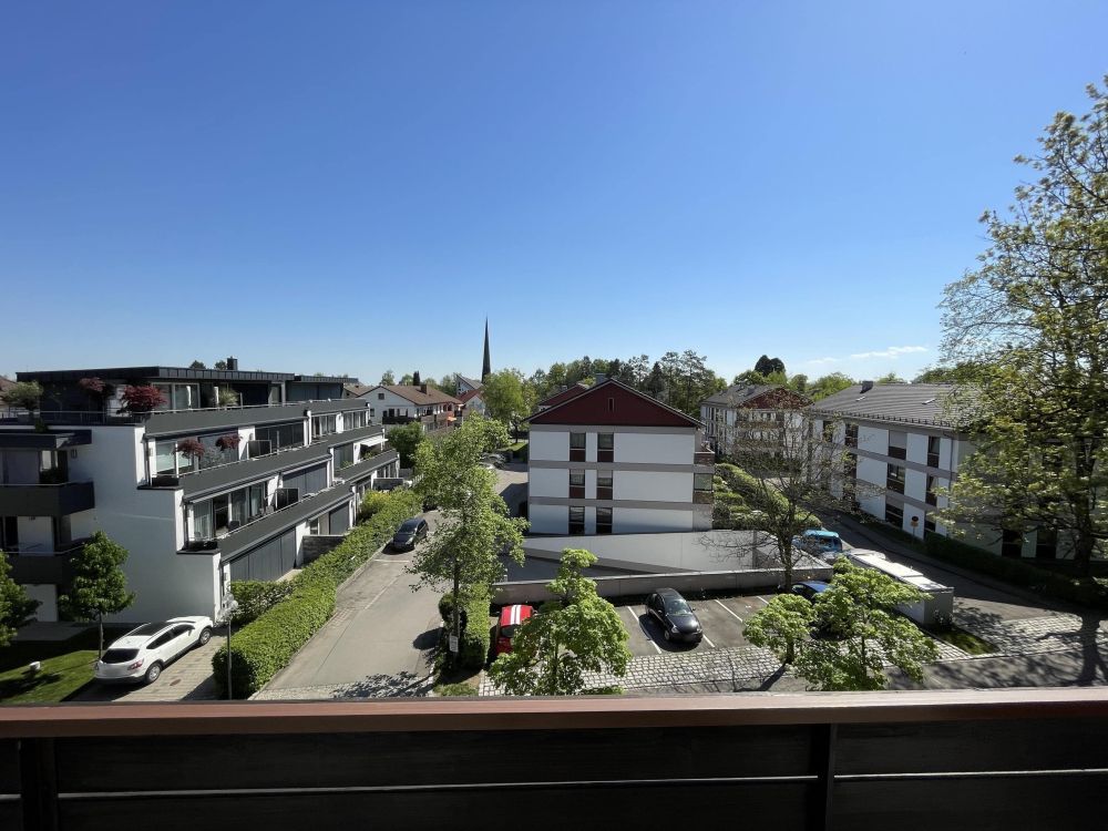 Blick auf gepflegte Nachbarbebauung