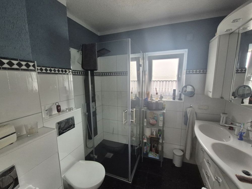 Charmante Wohnung mit Gartenanteil und Hobbykeller in Limeshain-Rommelhausen