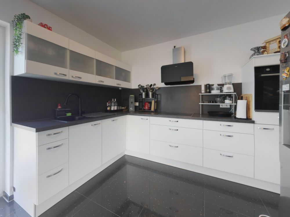 Jung, modern, familienfreundlich - Neuwertiges Einfamilienhaus in Wörnitz!