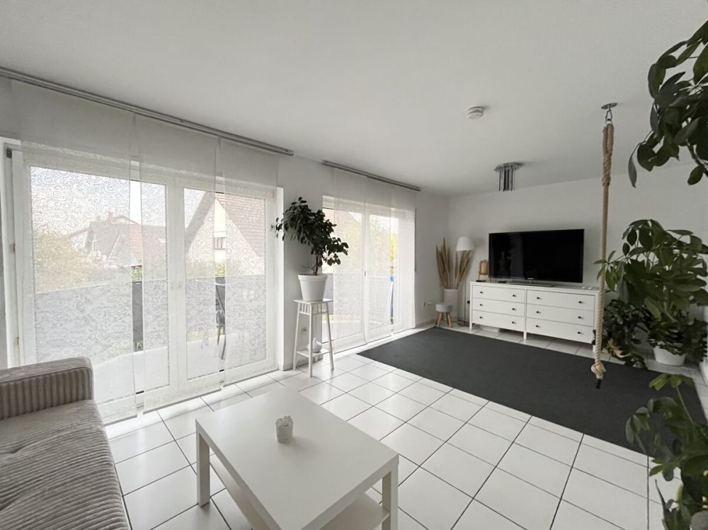 ALL INCLUSIVE: 2-Familienhaus + Einliegerwohnung + PKW-Stellplätze