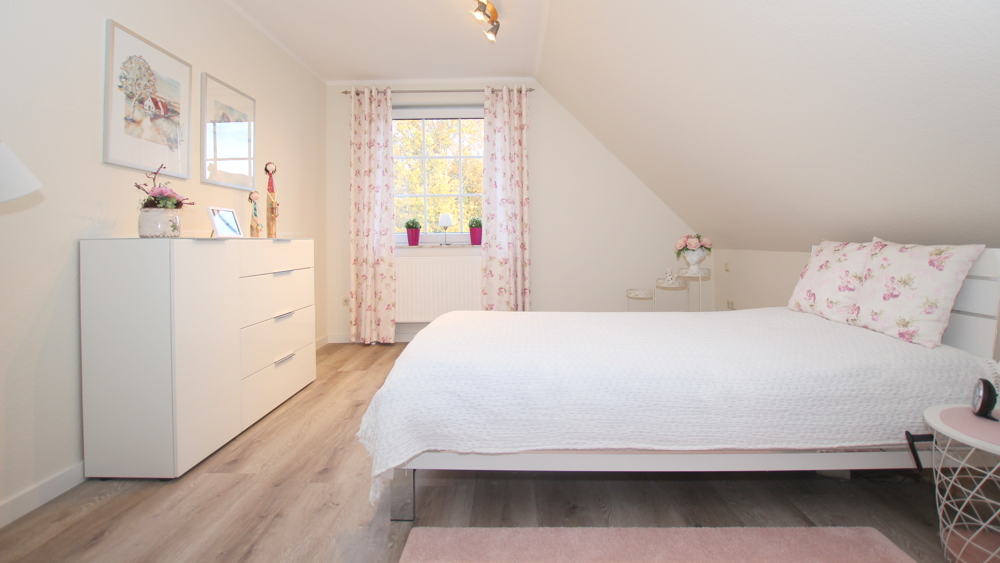 Attraktives EFH mit Wintergarten, Nebengebäude und großzügigem Garten in zentraler Lage von Edewecht