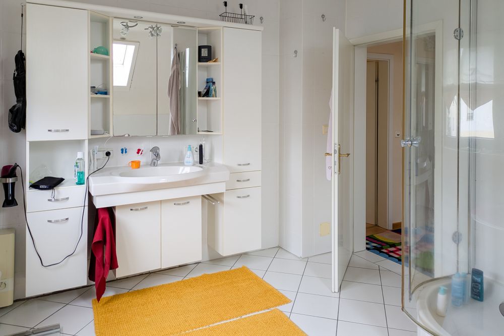 Einzugsbereites Einfamilienhaus wartet auf Sie: Interessante Immobilie in ruhiger Lage  in Höchst!