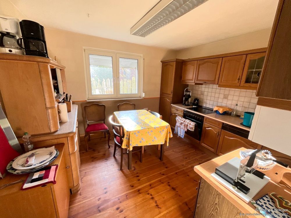 Kleines Einfamilienhaus zur Sanierung oder Abriss
mit wunderschönem Grundstück in Schwabach