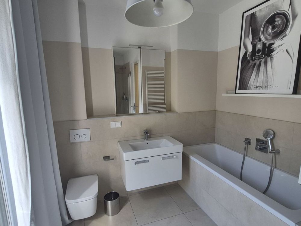 Stilvoll leben im Frankfurter Ostend – moderne 3-Zimmerwohnung mit Balkon, Fahrstuhl und Tiefgarage