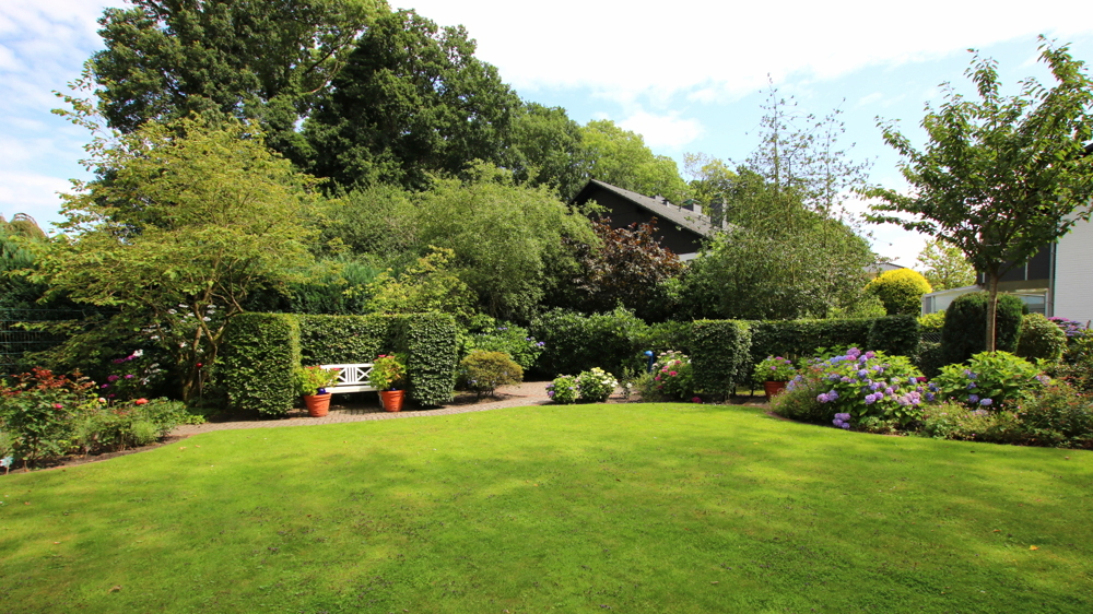 Exklusive 3-Zimmer-Wohnung mit 2 Balkonen und TG-Stellplatz in unmittelbarer Nähe zum Zw'ahner Meer