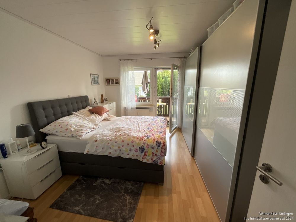 Schlafzimmer EG links