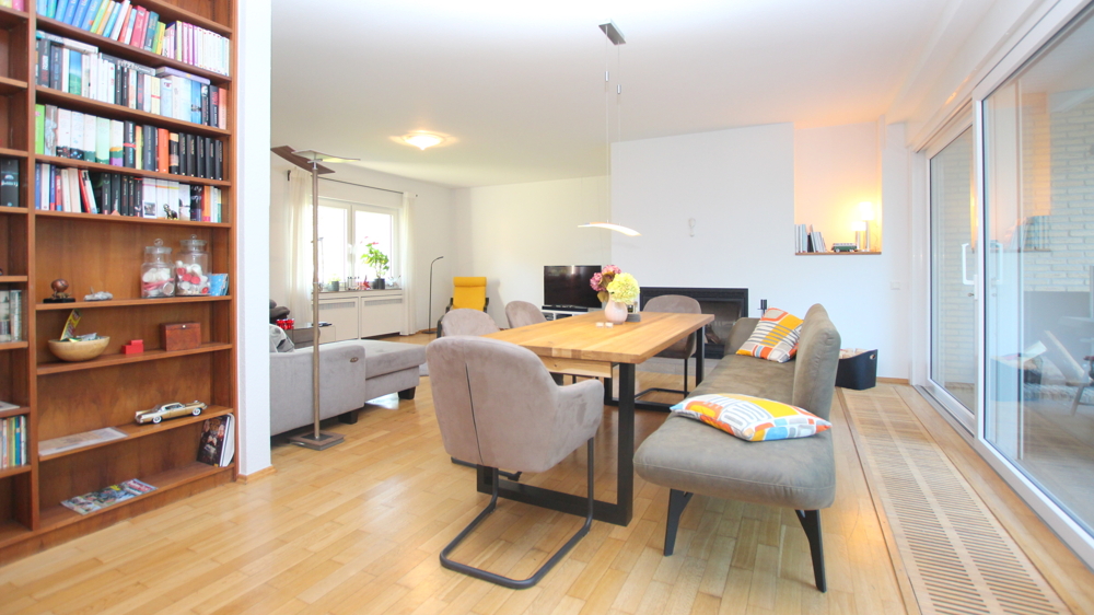 Charmantes Landhaus mit Nebengebäude und Parkgrundstück in idyllischer Wohnlage in Bad Zwischenahn