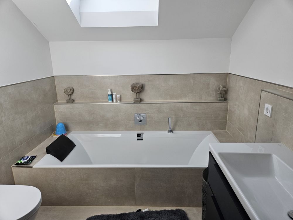 Ersparen Sie sich den Baustress! Neuwertiges modernes Zweifamilienhaus im Neubaugebiet in Waldthurn