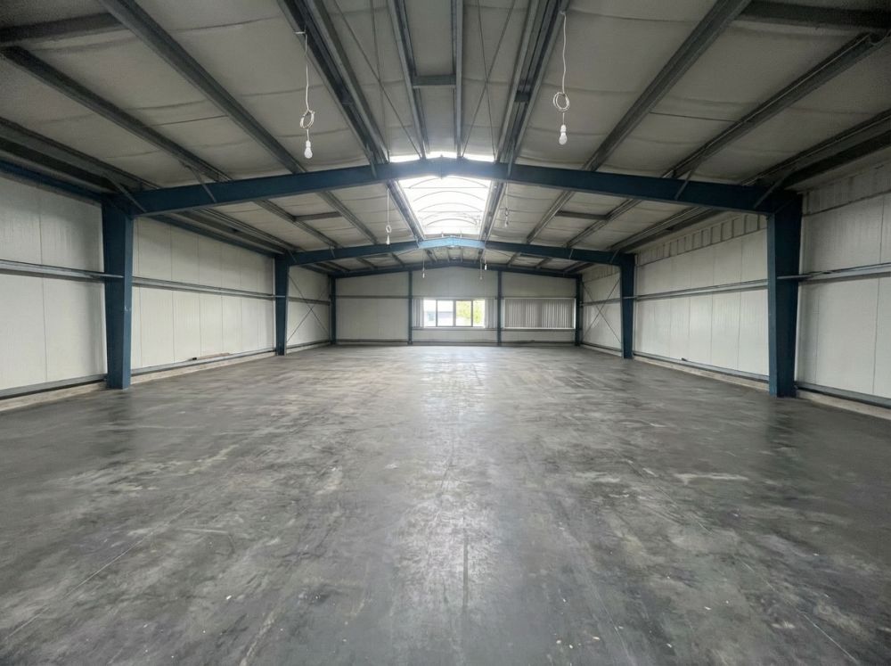 Attraktive und vielfältig nutzbare Gewerbeeinheit in Roßtal! (10)