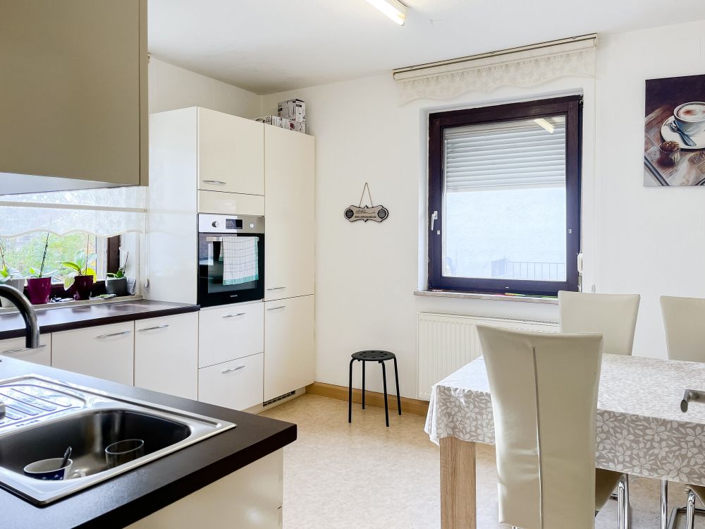 Kapitalanlage mit Entwicklungspotenzial – zwei gepflegte Häuser im Stadtkern von Erlenbach am Main