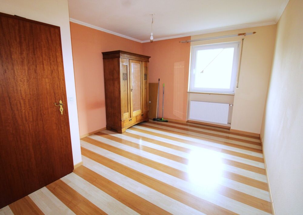 Geräumiges Reihenmittelhaus mit Garage in Schwabach-Limbach – Das perfekte Zuhause für Familien!