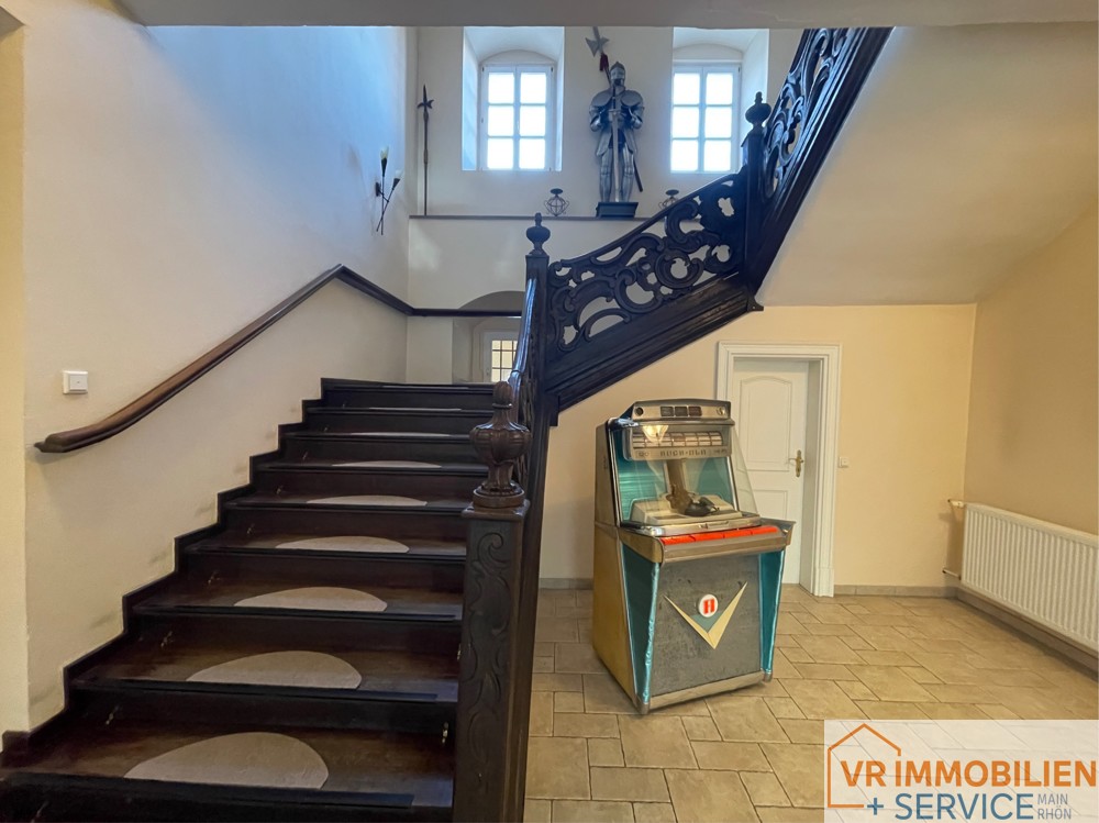 Einzigartige Immobilie mit historischem Flair: Ehemalige Amtskellerei in 97631 Bad Königshofen!